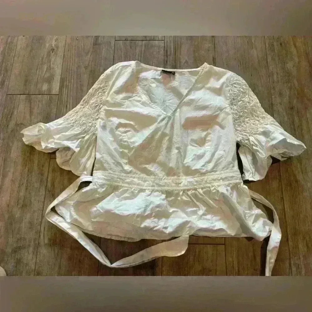 Kaari Blue white crop top style size 10P